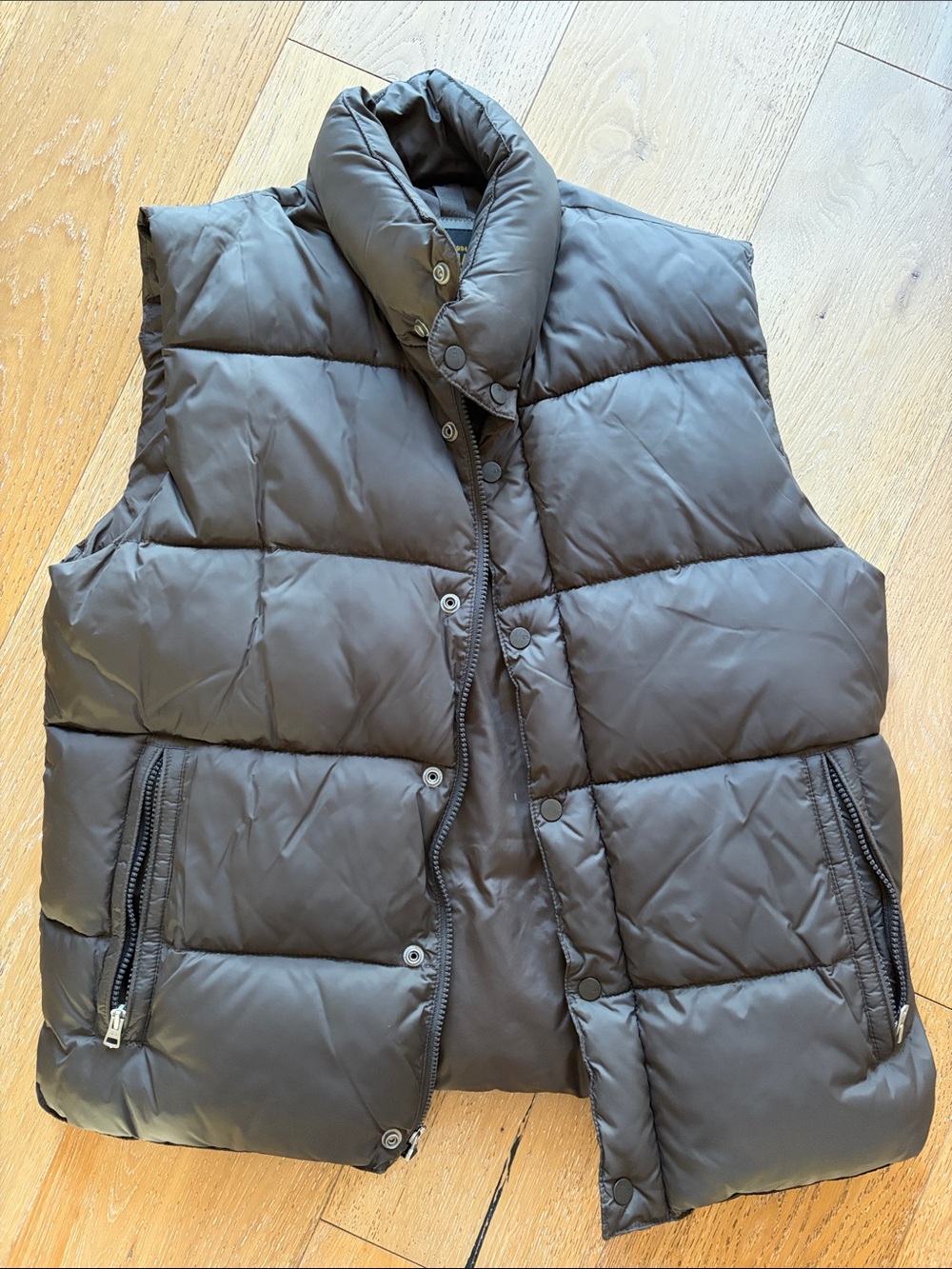 Old Navy Men's Brown Quilted Puffer Vest (M) never worn